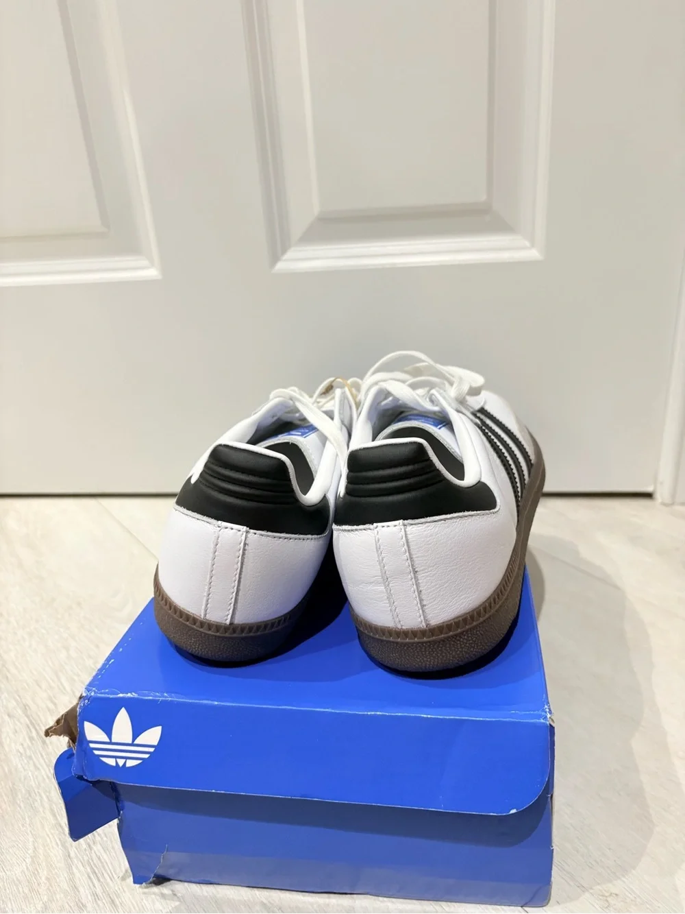 NWT! Adidas Samba OG Sneakers in White and Black US Sz 9/ EU Sz 42.5